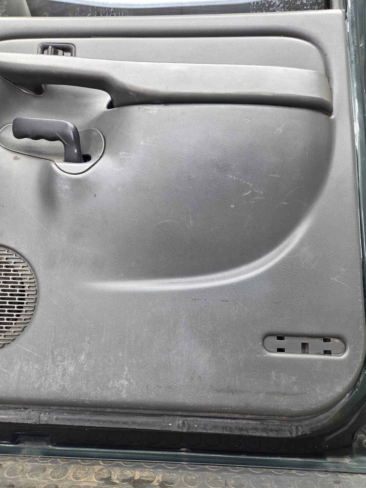 1999-2006 Chevrolet Silverado / GMC Sierra 1500 2500 3500 HD Rear Passenger side Crew Cab rear door RH