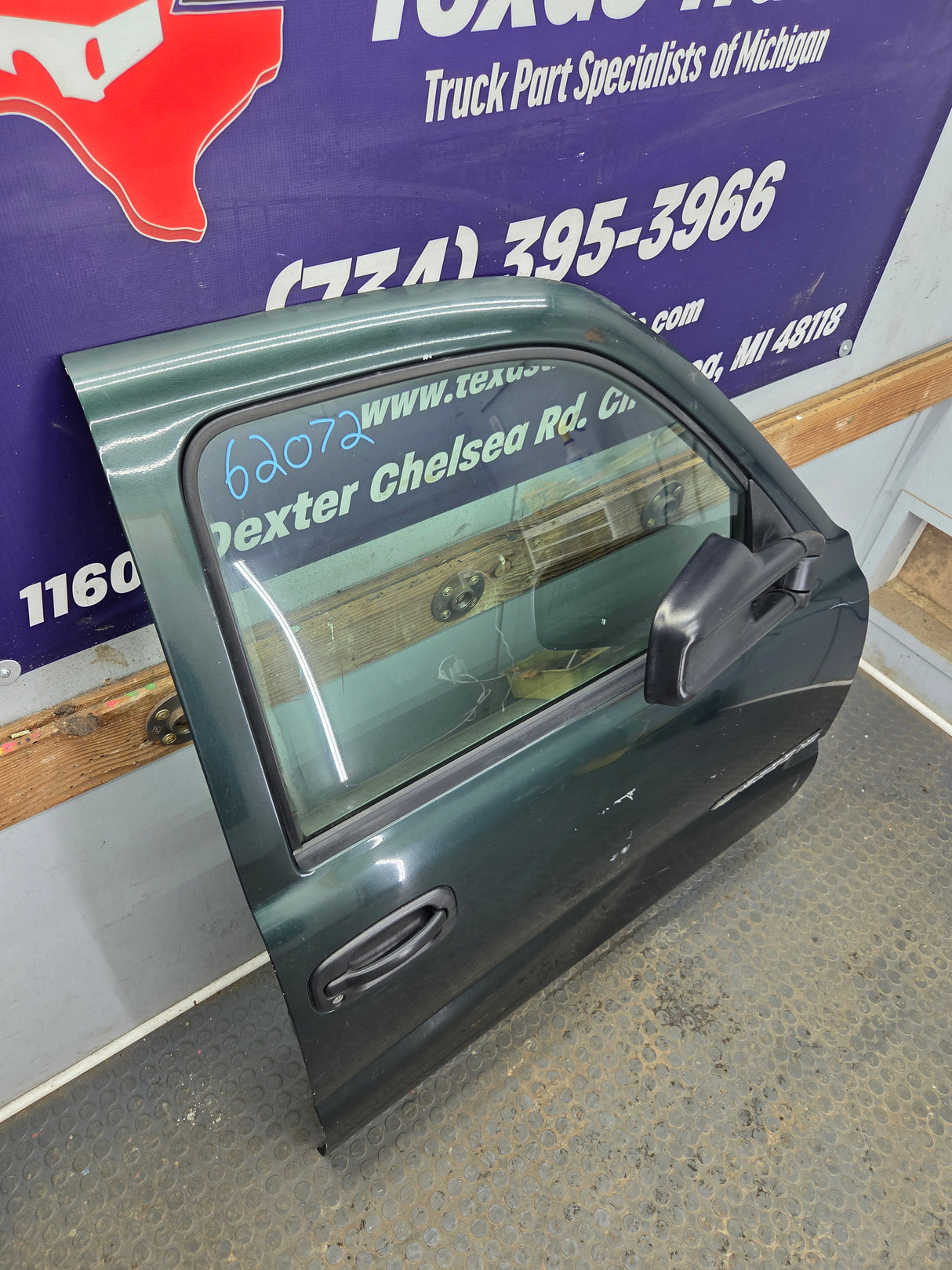 1999-2006 Chevrolet Silverado / GMC Sierra 1500 2500 3500 HD Front Passenger side Door RH