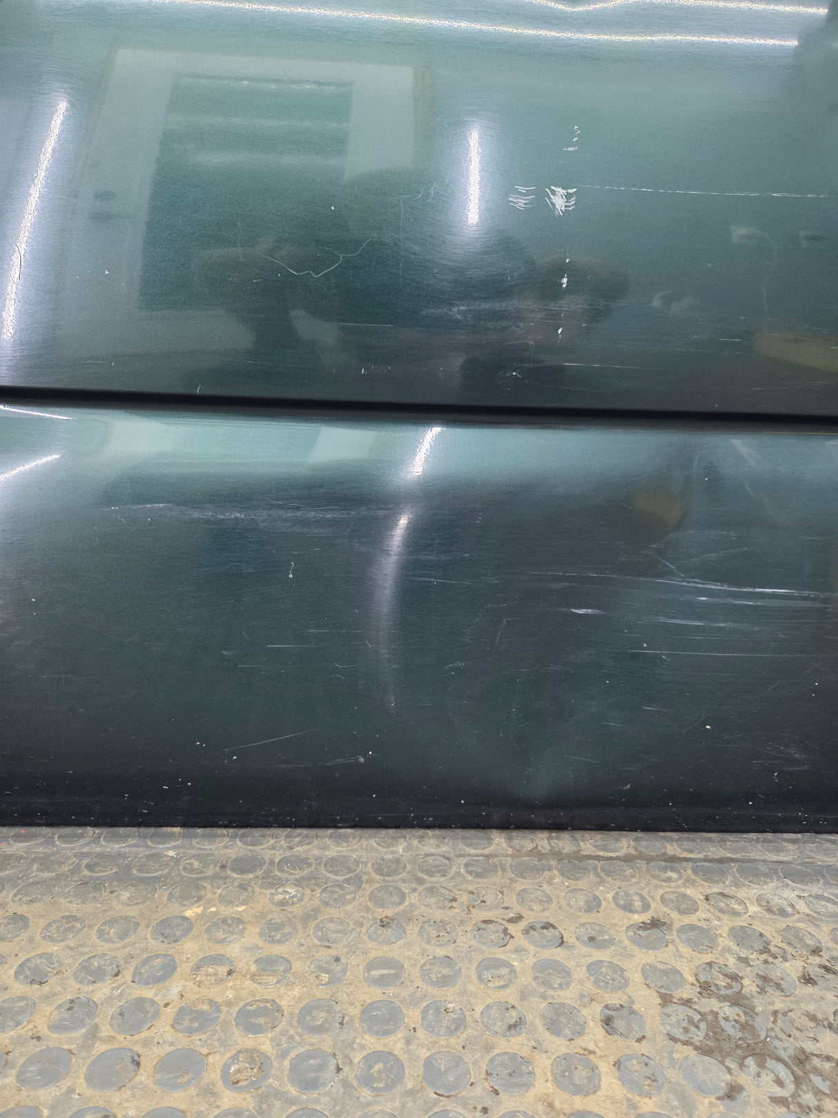 1999-2006 Chevrolet Silverado / GMC Sierra 1500 2500 3500 HD Front Passenger side Door RH