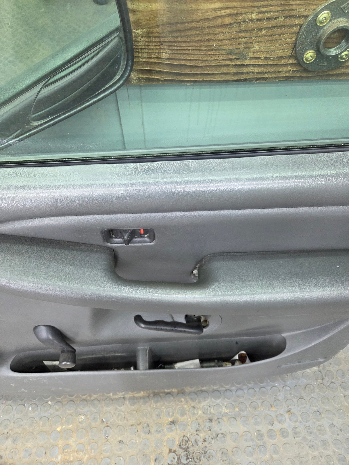 1999-2006 Chevrolet Silverado / GMC Sierra 1500 2500 3500 HD Front Passenger side Door RH