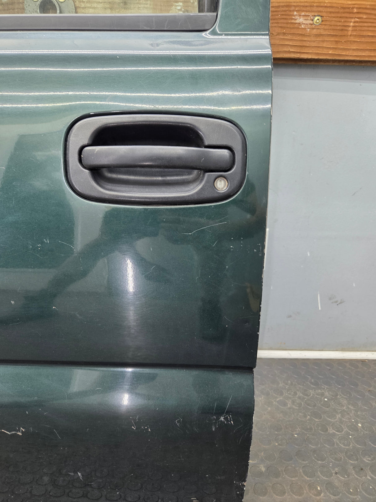 1999-2006 Chevrolet Silverado / GMC Sierra 1500 2500 3500 HD Front Driver Side Door LH