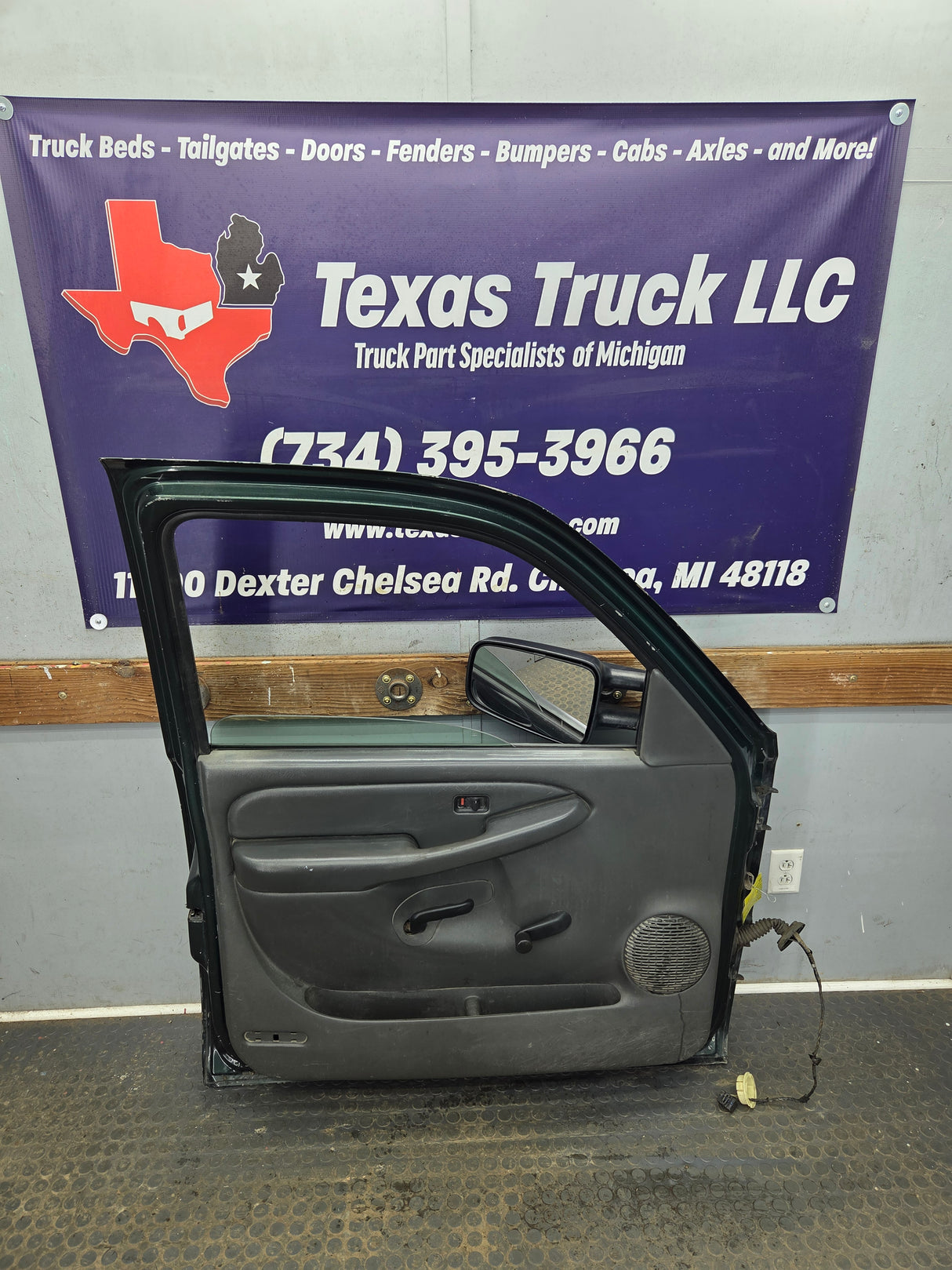 1999-2006 Chevrolet Silverado / GMC Sierra 1500 2500 3500 HD Front Driver Side Door LH
