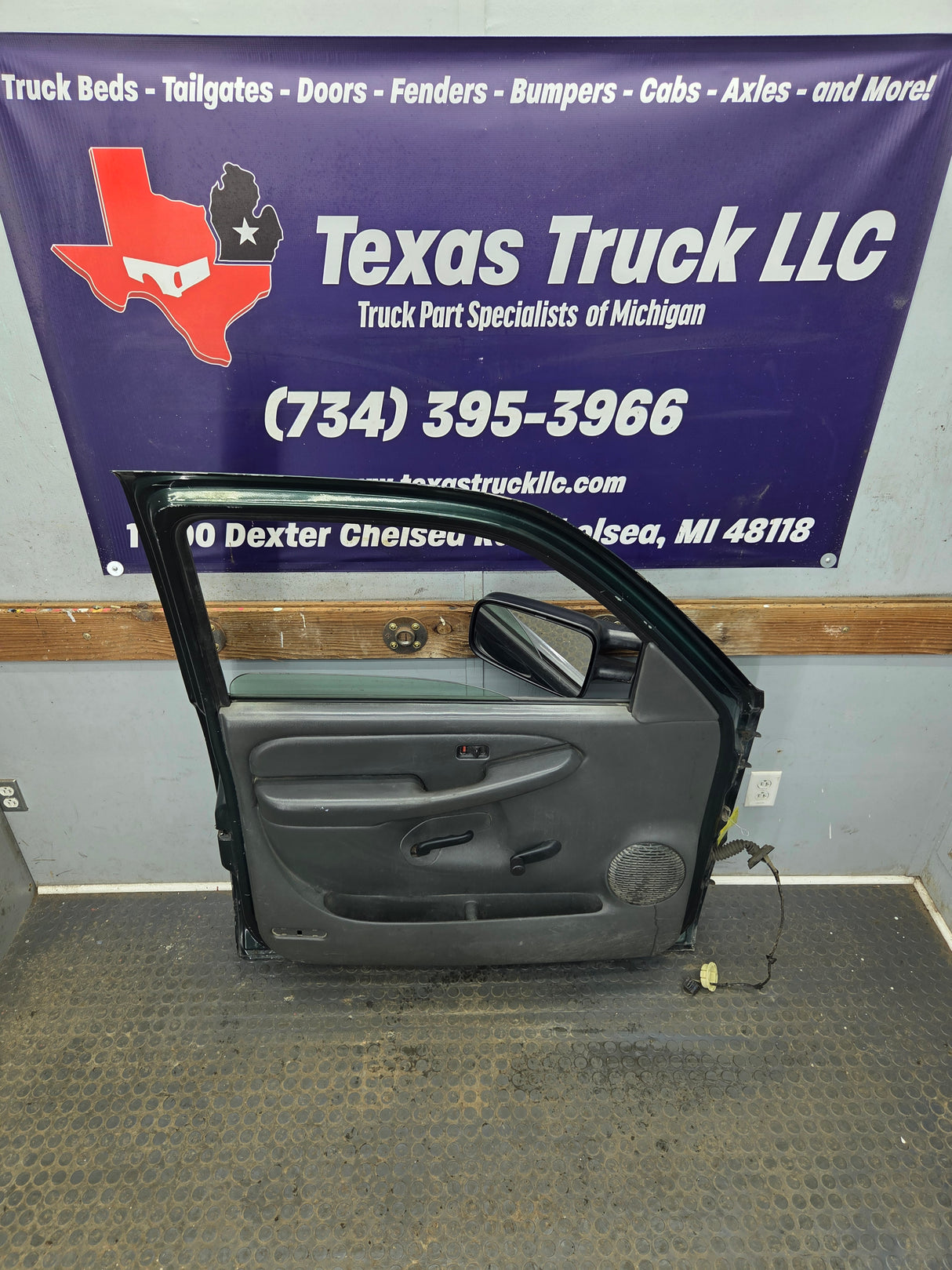 1999-2006 Chevrolet Silverado / GMC Sierra 1500 2500 3500 HD Front Driver Side Door LH