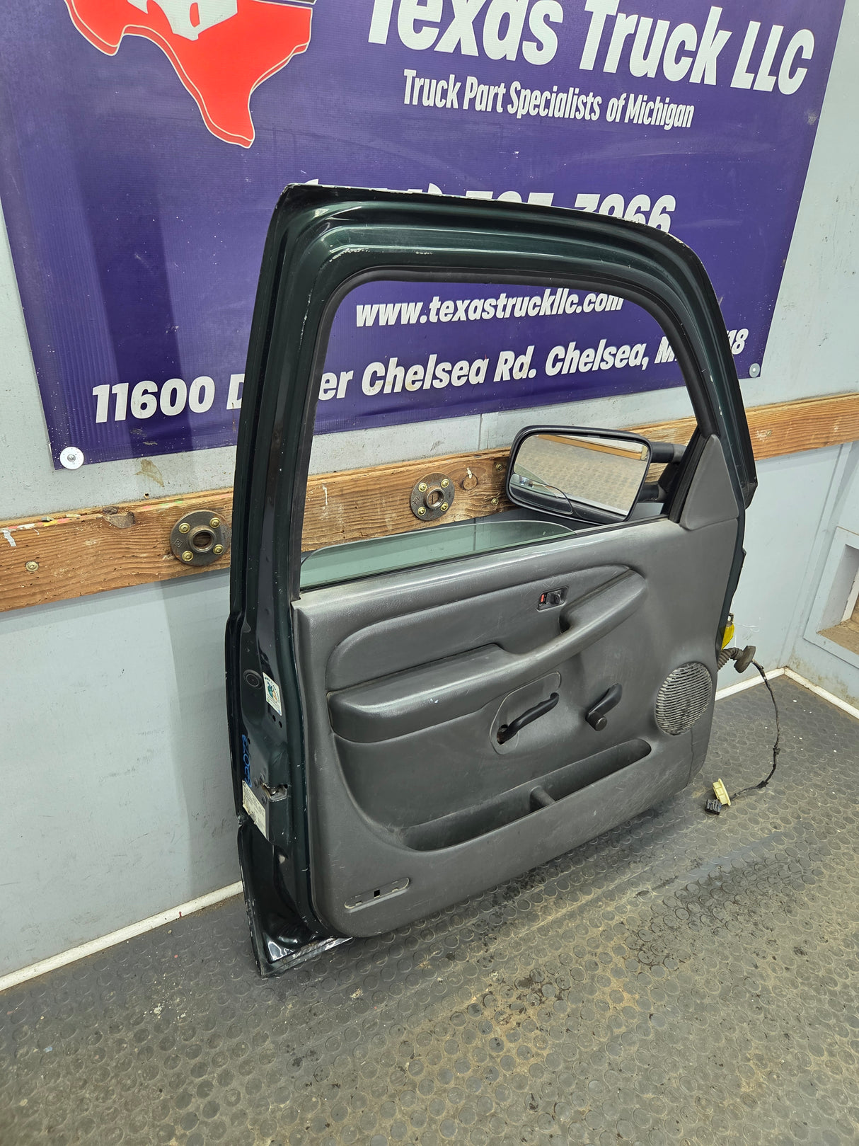 1999-2006 Chevrolet Silverado / GMC Sierra 1500 2500 3500 HD Front Driver Side Door LH