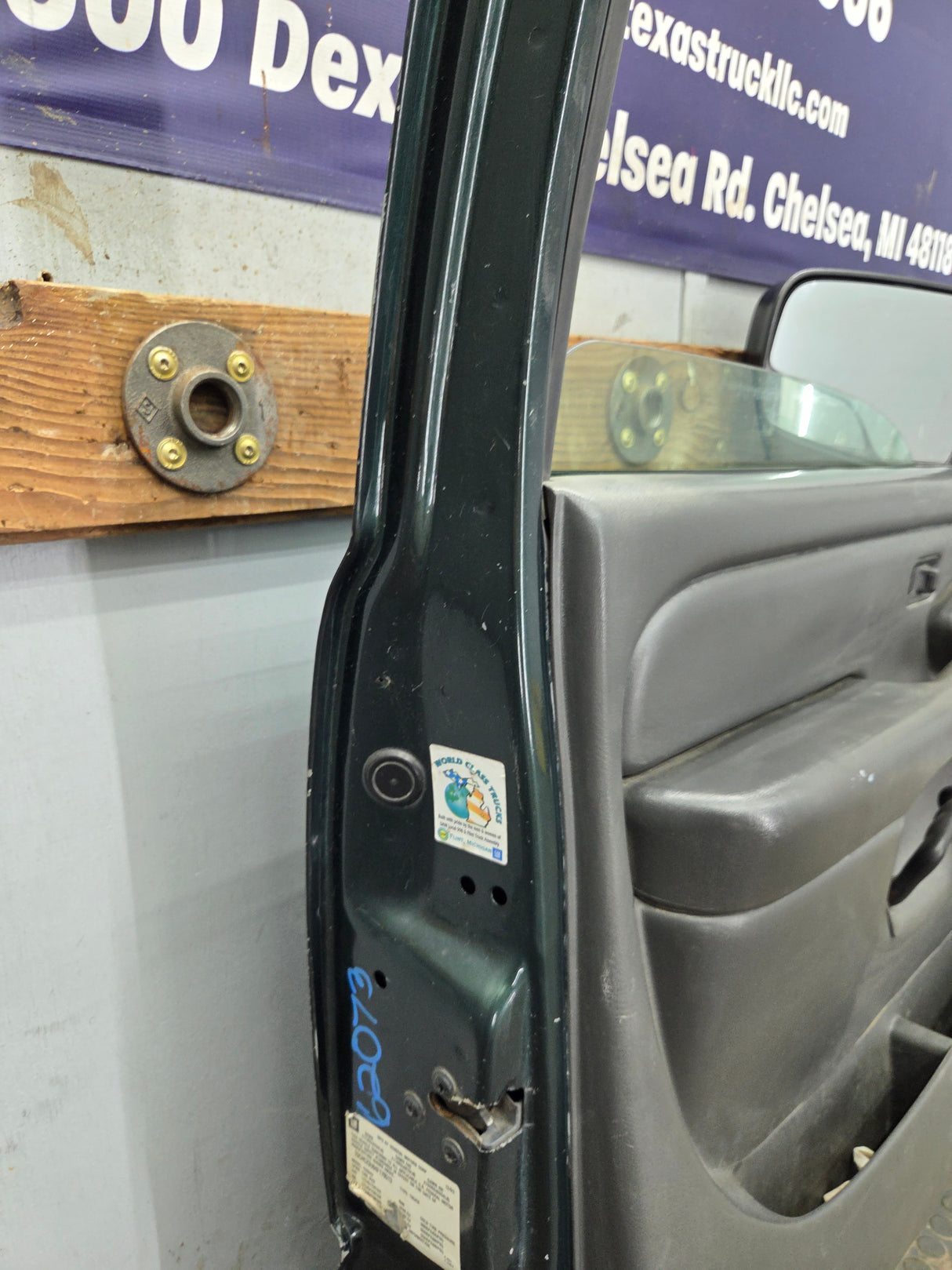 1999-2006 Chevrolet Silverado / GMC Sierra 1500 2500 3500 HD Front Driver Side Door LH