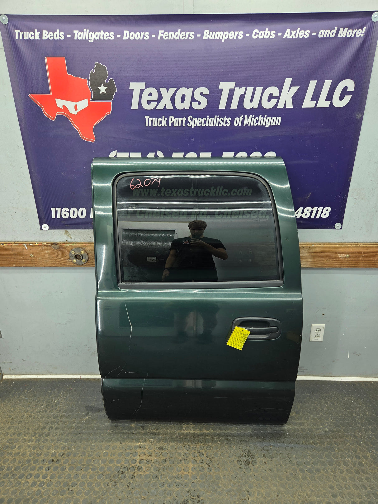 1999-2007 Chevrolet Silverado / GMC Sierra 1500 2500 3500 HD Rear Driver side LH Crew Cab rear door