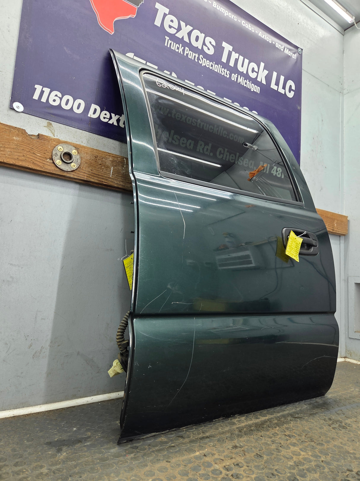 1999-2007 Chevrolet Silverado / GMC Sierra 1500 2500 3500 HD Rear Driver side LH Crew Cab rear door