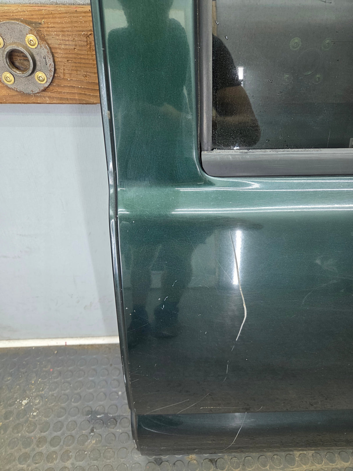 1999-2007 Chevrolet Silverado / GMC Sierra 1500 2500 3500 HD Rear Driver side LH Crew Cab rear door