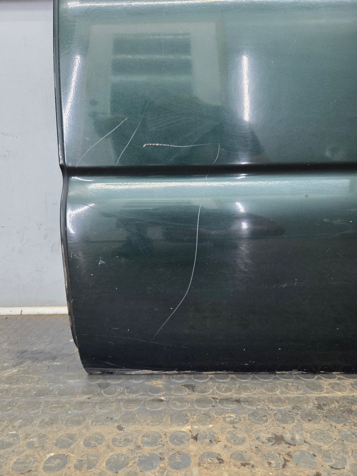 1999-2007 Chevrolet Silverado / GMC Sierra 1500 2500 3500 HD Rear Driver side LH Crew Cab rear door