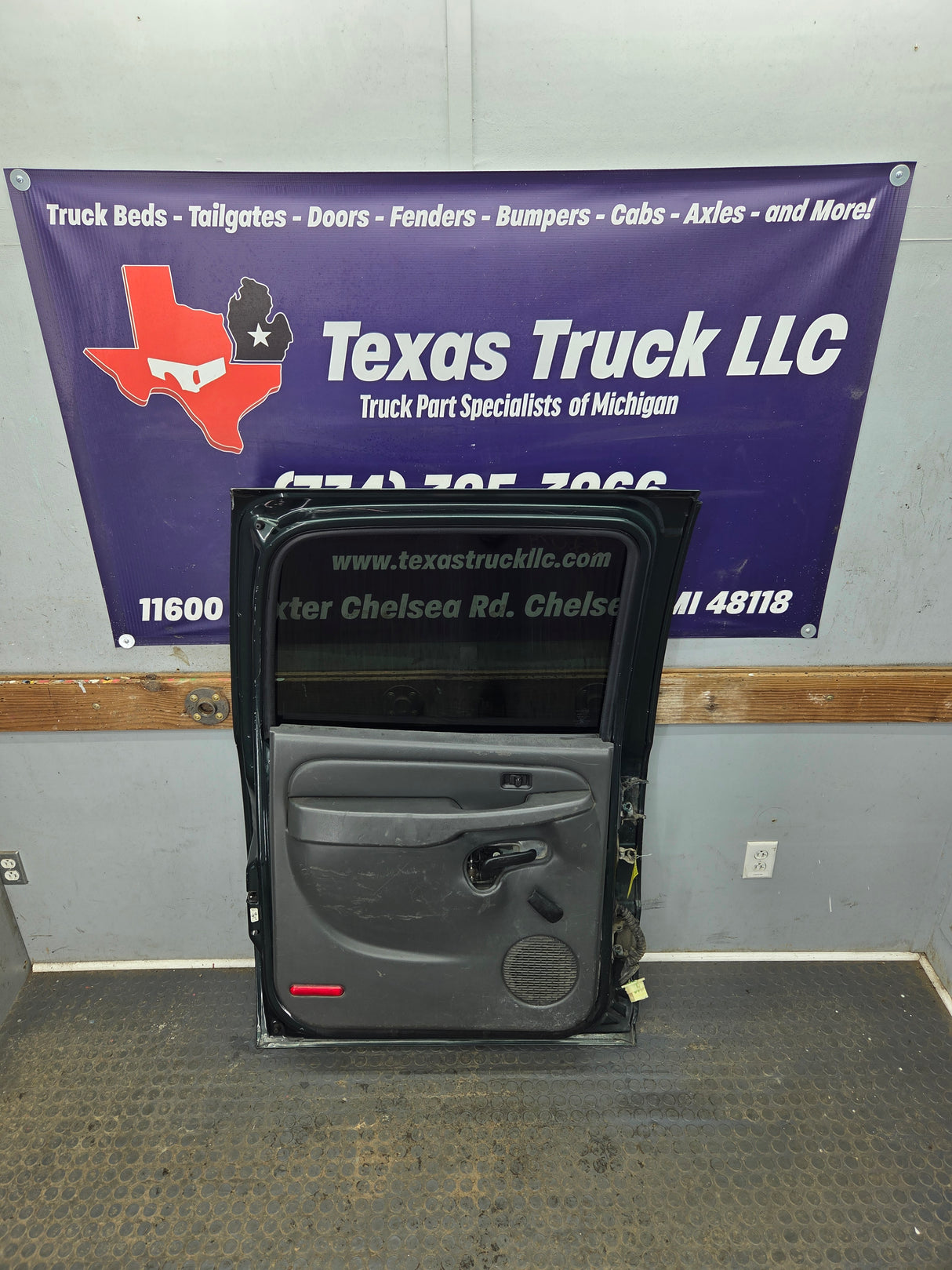 1999-2007 Chevrolet Silverado / GMC Sierra 1500 2500 3500 HD Rear Driver side LH Crew Cab rear door