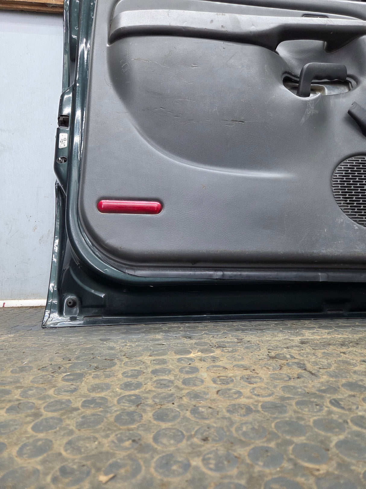 1999-2007 Chevrolet Silverado / GMC Sierra 1500 2500 3500 HD Rear Driver side LH Crew Cab rear door