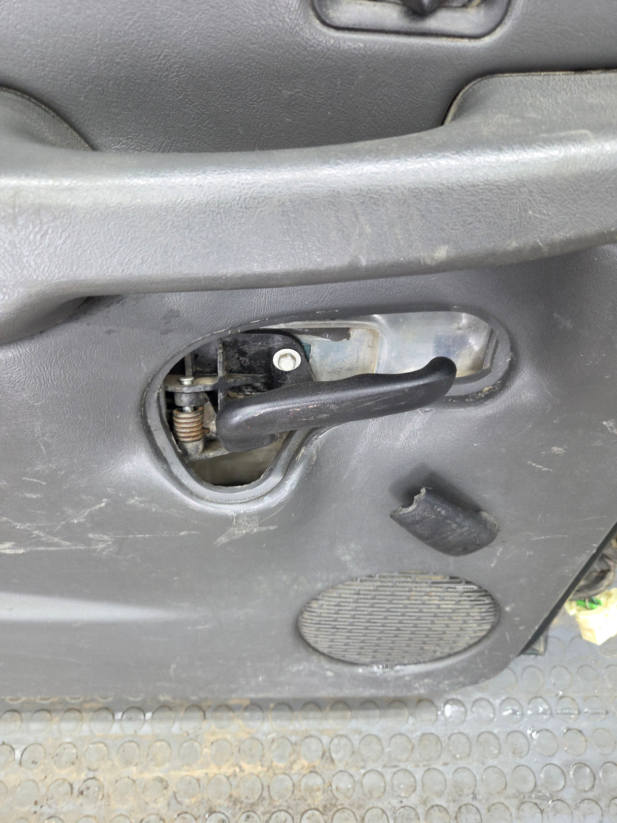 1999-2007 Chevrolet Silverado / GMC Sierra 1500 2500 3500 HD Rear Driver side LH Crew Cab rear door