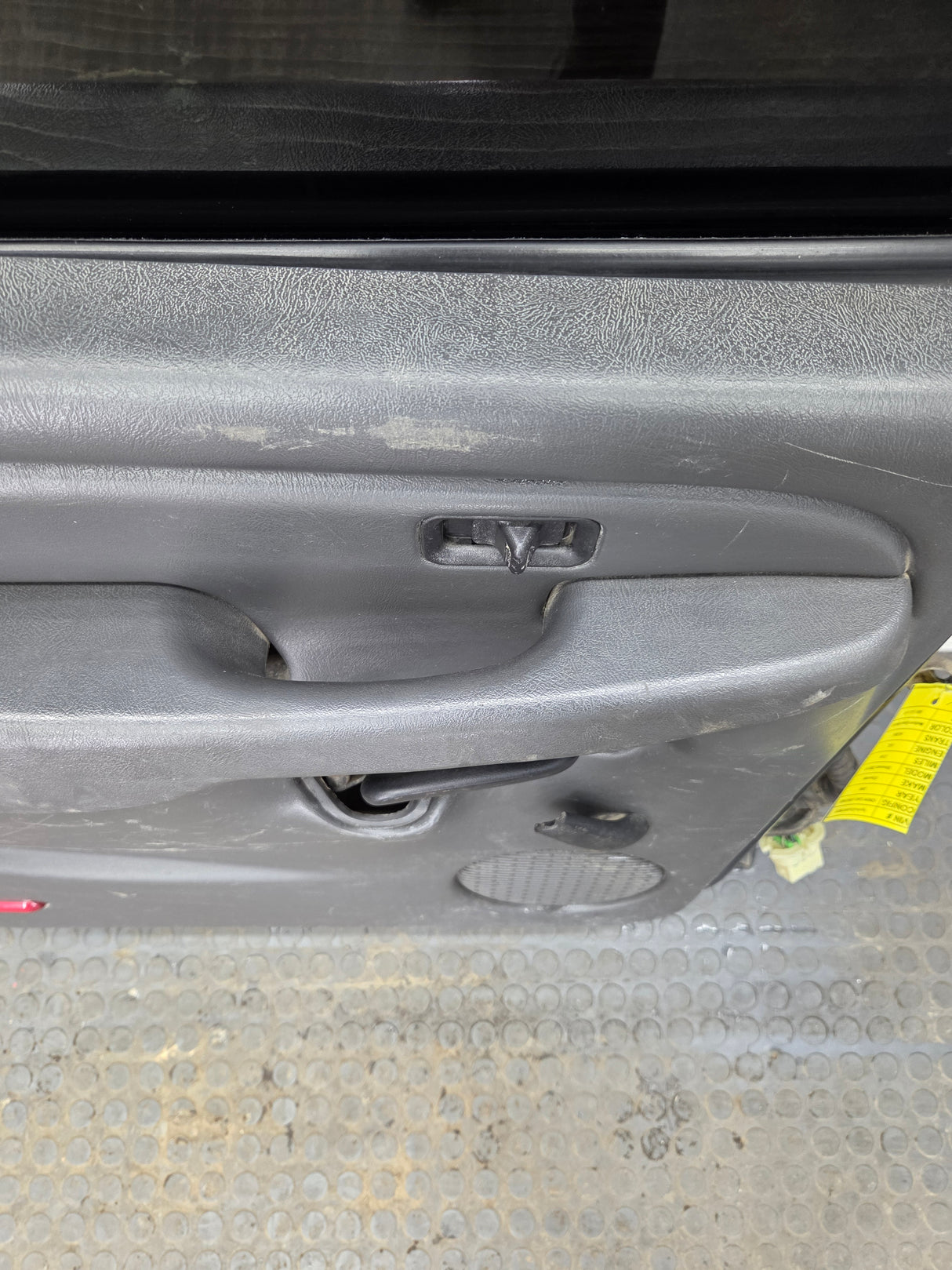 1999-2007 Chevrolet Silverado / GMC Sierra 1500 2500 3500 HD Rear Driver side LH Crew Cab rear door