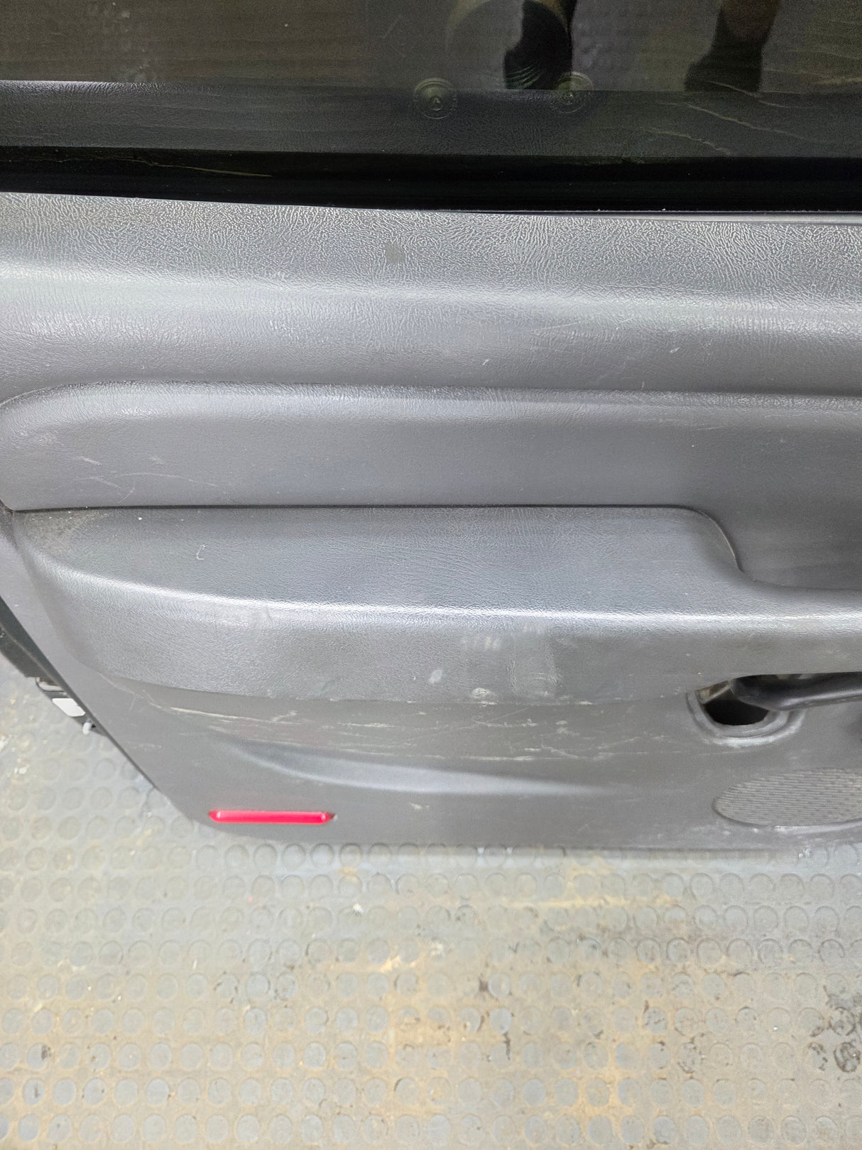 1999-2007 Chevrolet Silverado / GMC Sierra 1500 2500 3500 HD Rear Driver side LH Crew Cab rear door