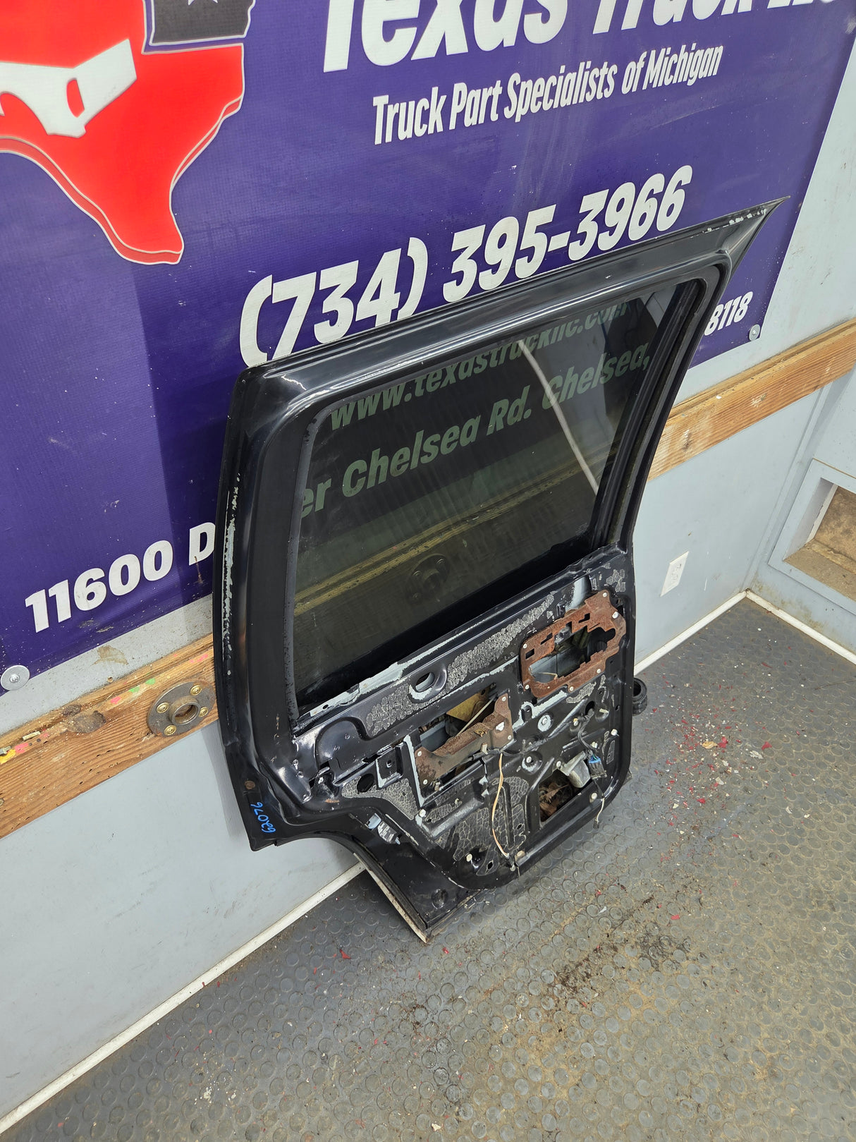 1996-1999 Chevrolet Tahoe / GMC Yukon 1500 2500HD Rear Driver side rear door LH