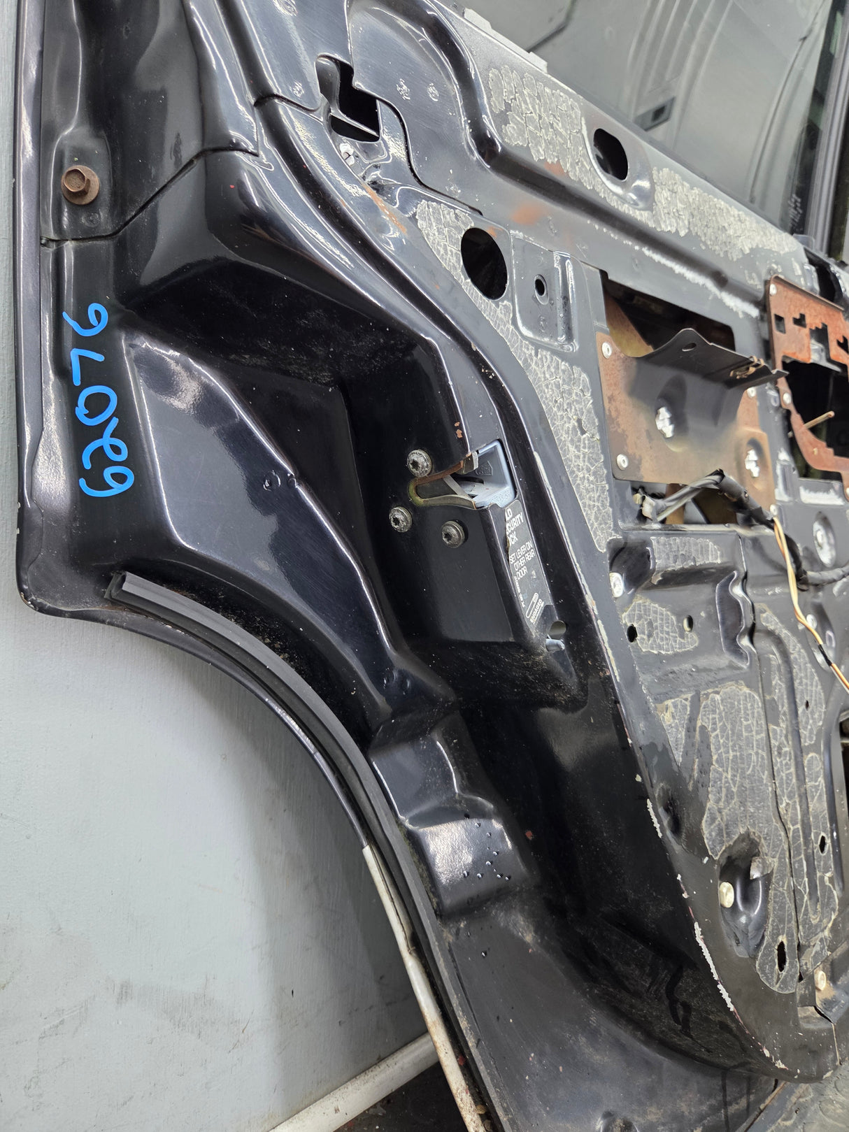 1996-1999 Chevrolet Tahoe / GMC Yukon 1500 2500HD Rear Driver side rear door LH