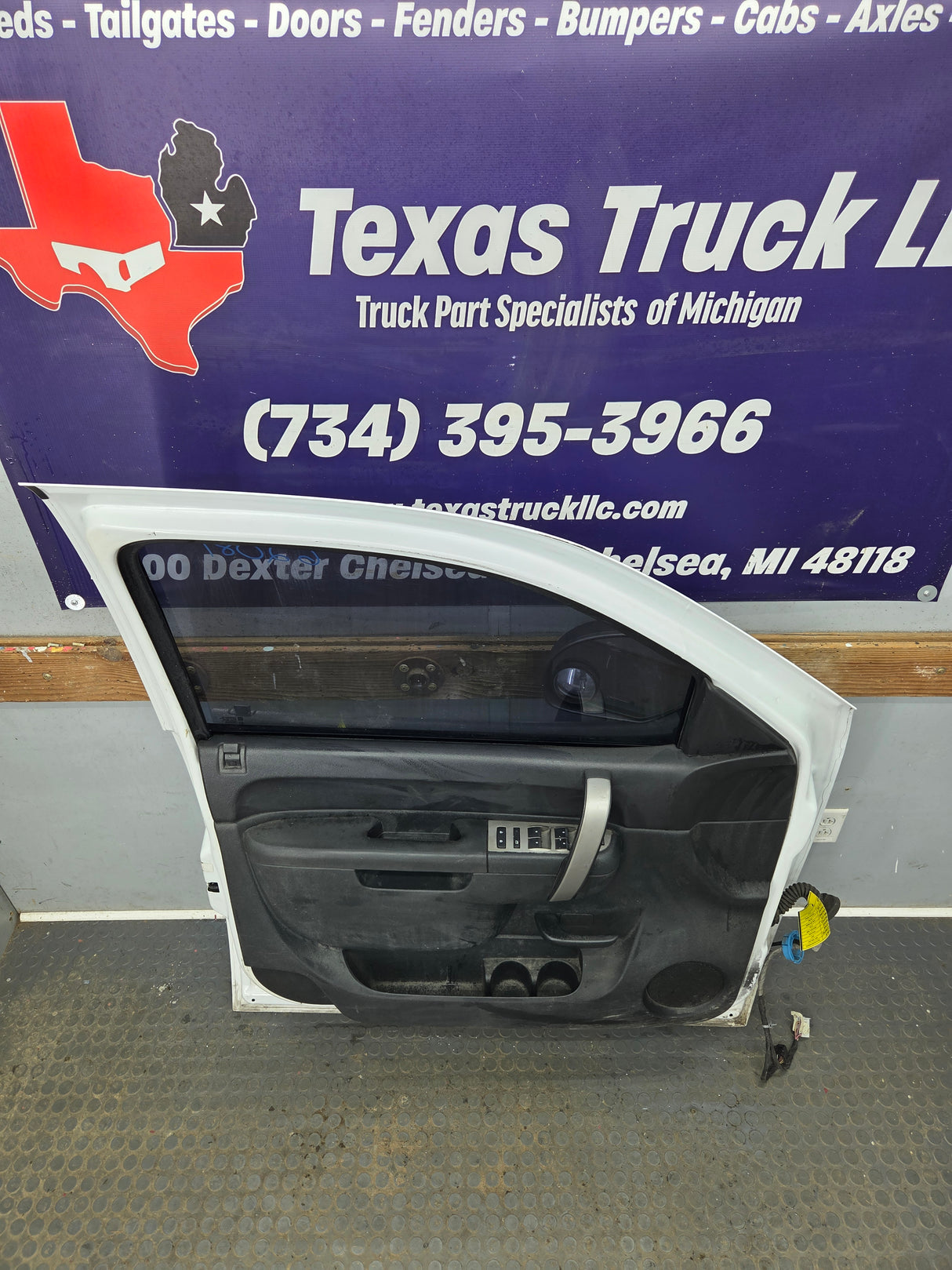 2007-2013 Chevrolet Silverado / GMC Sierra 1500 2500 3500 HD LH Front Driver Side Door
