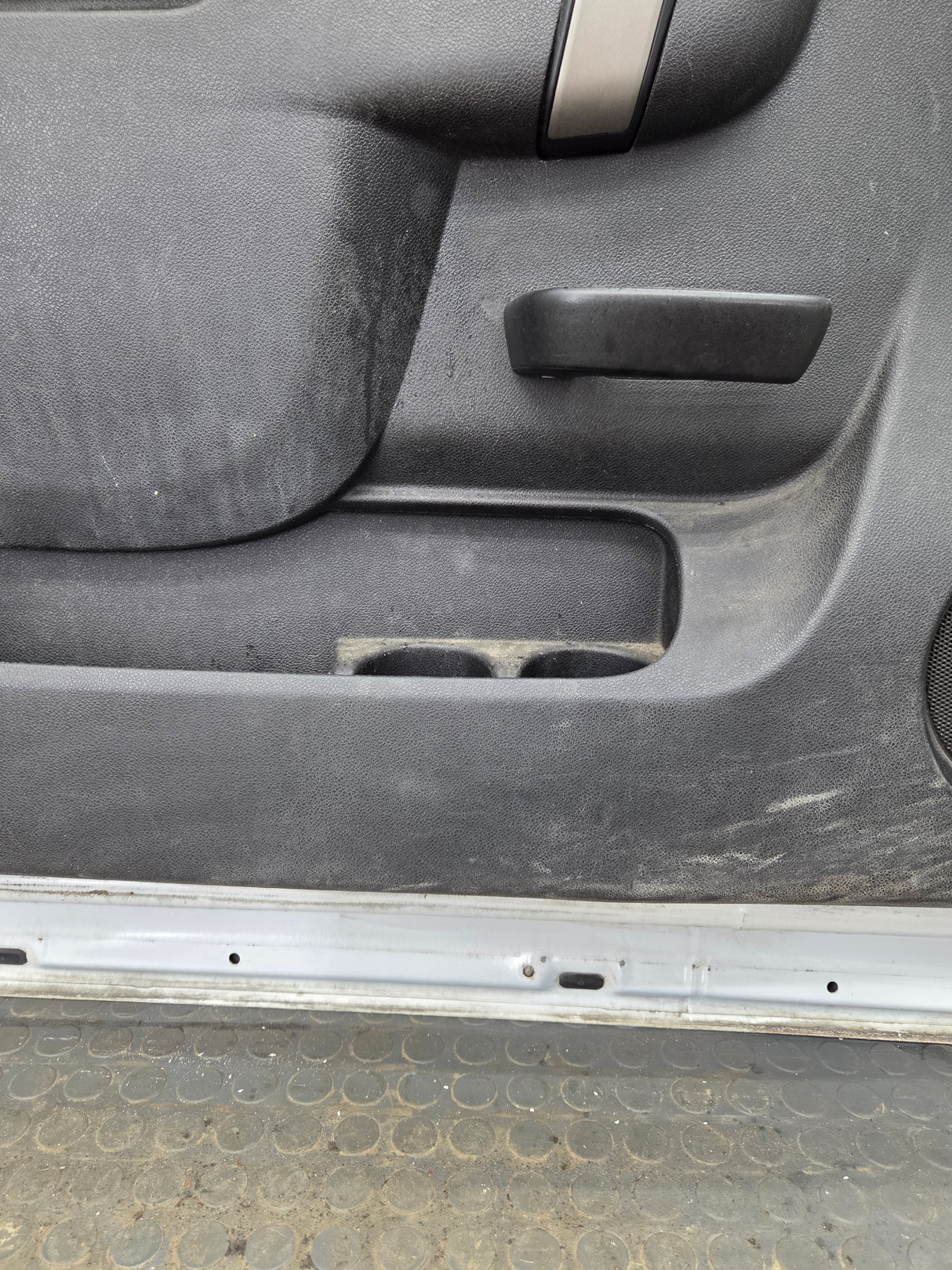 2007-2013 Chevrolet Silverado / GMC Sierra 1500 2500 3500 HD LH Front Driver Side Door