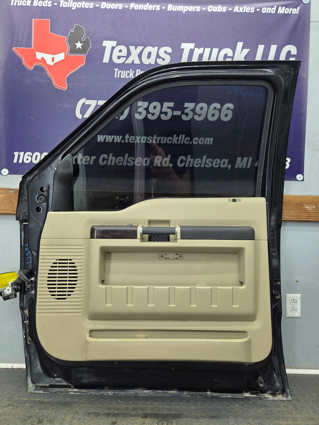 2008-2011 Ford Super Duty / Excursion Front Passenger RH Door F250 F350 F450 F550
