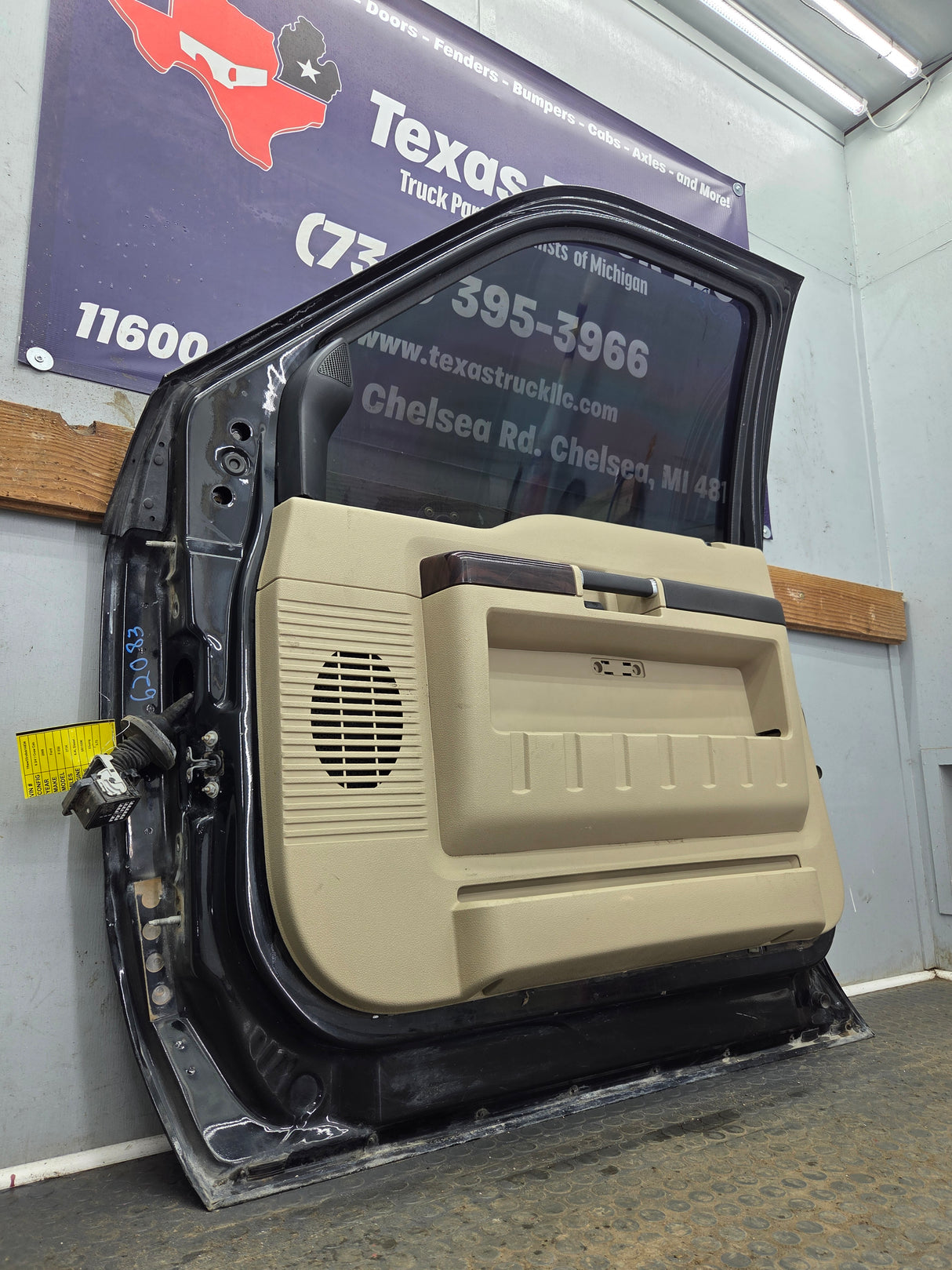 2008-2011 Ford Super Duty / Excursion Front Passenger RH Door F250 F350 F450 F550