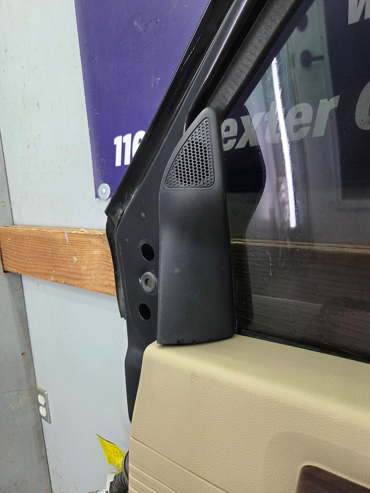 2008-2011 Ford Super Duty / Excursion Front Passenger RH Door F250 F350 F450 F550