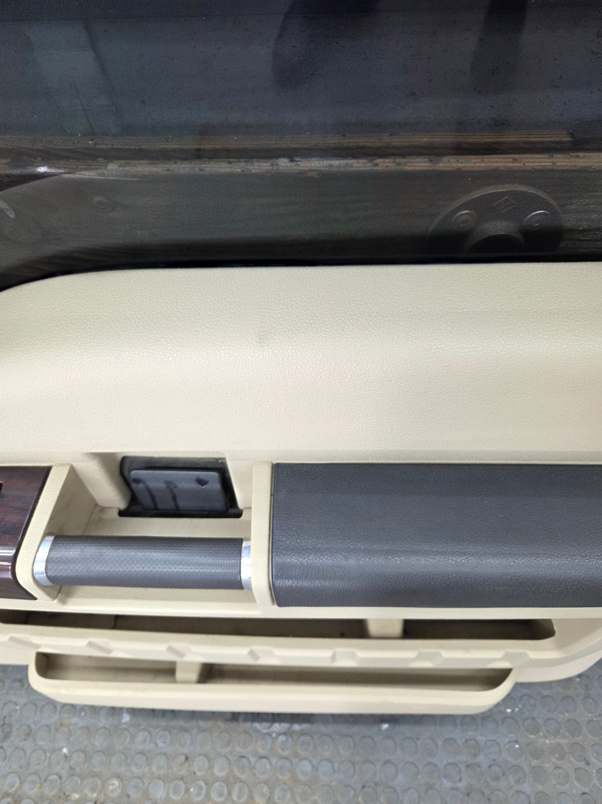 2008-2011 Ford Super Duty / Excursion Front Passenger RH Door F250 F350 F450 F550