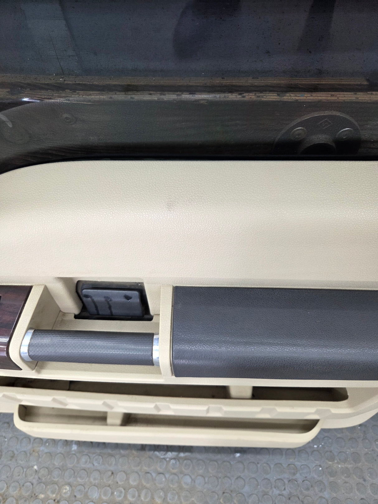 2008-2011 Ford Super Duty / Excursion Front Passenger RH Door F250 F350 F450 F550