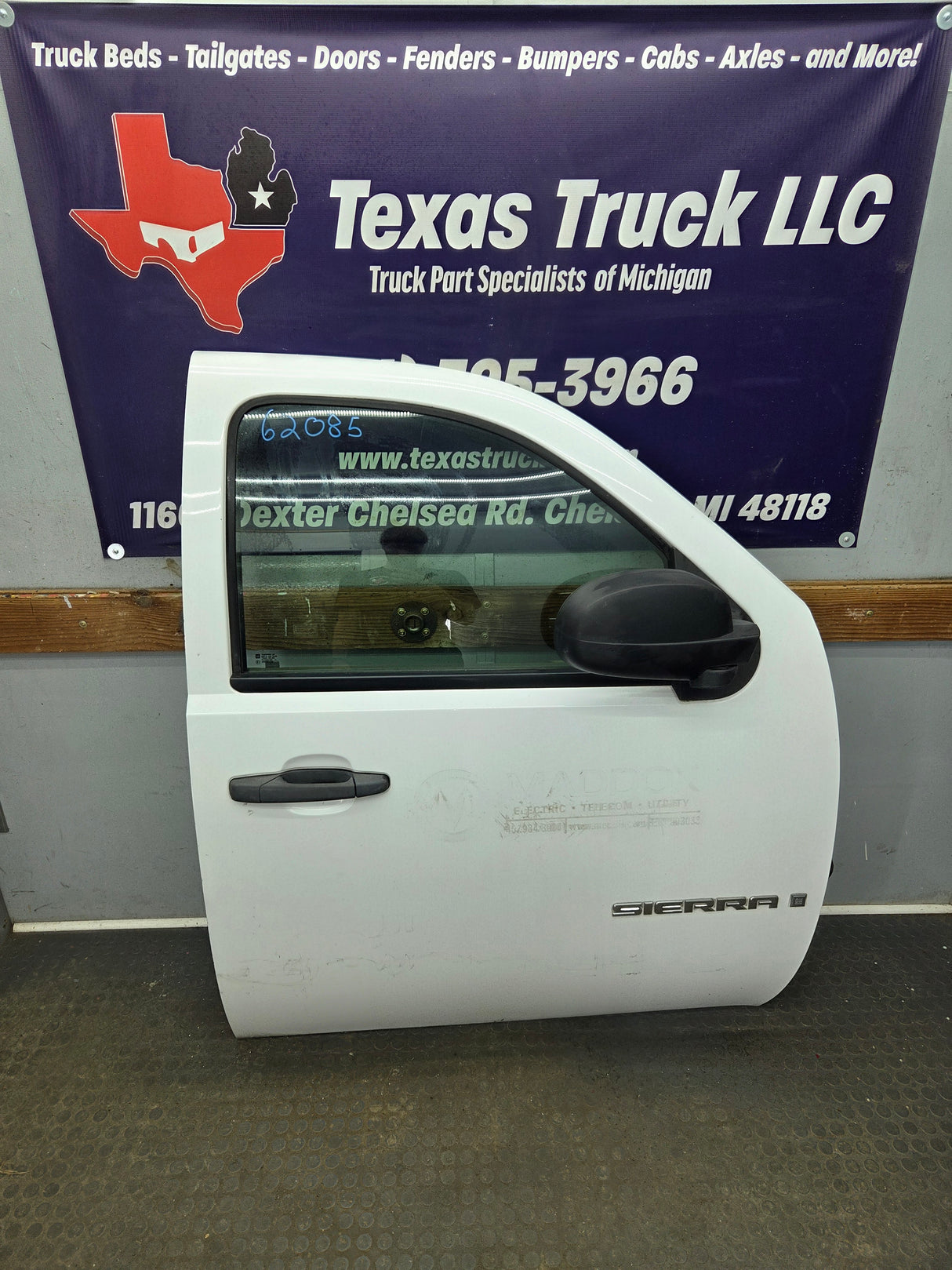 2007-2013 Chevrolet Silverado / GMC Sierra 1500 2500 3500 HD RH Front Passenger Side Door