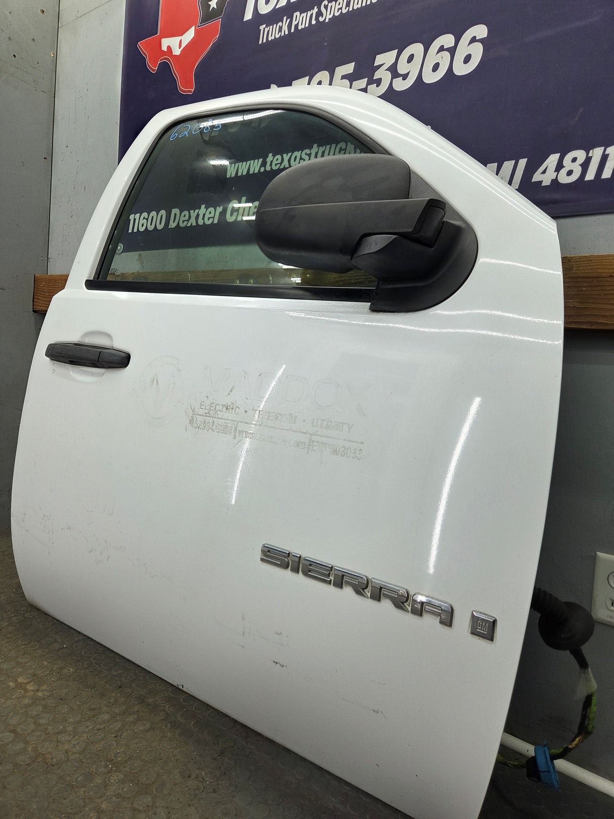 2007-2013 Chevrolet Silverado / GMC Sierra 1500 2500 3500 HD RH Front Passenger Side Door