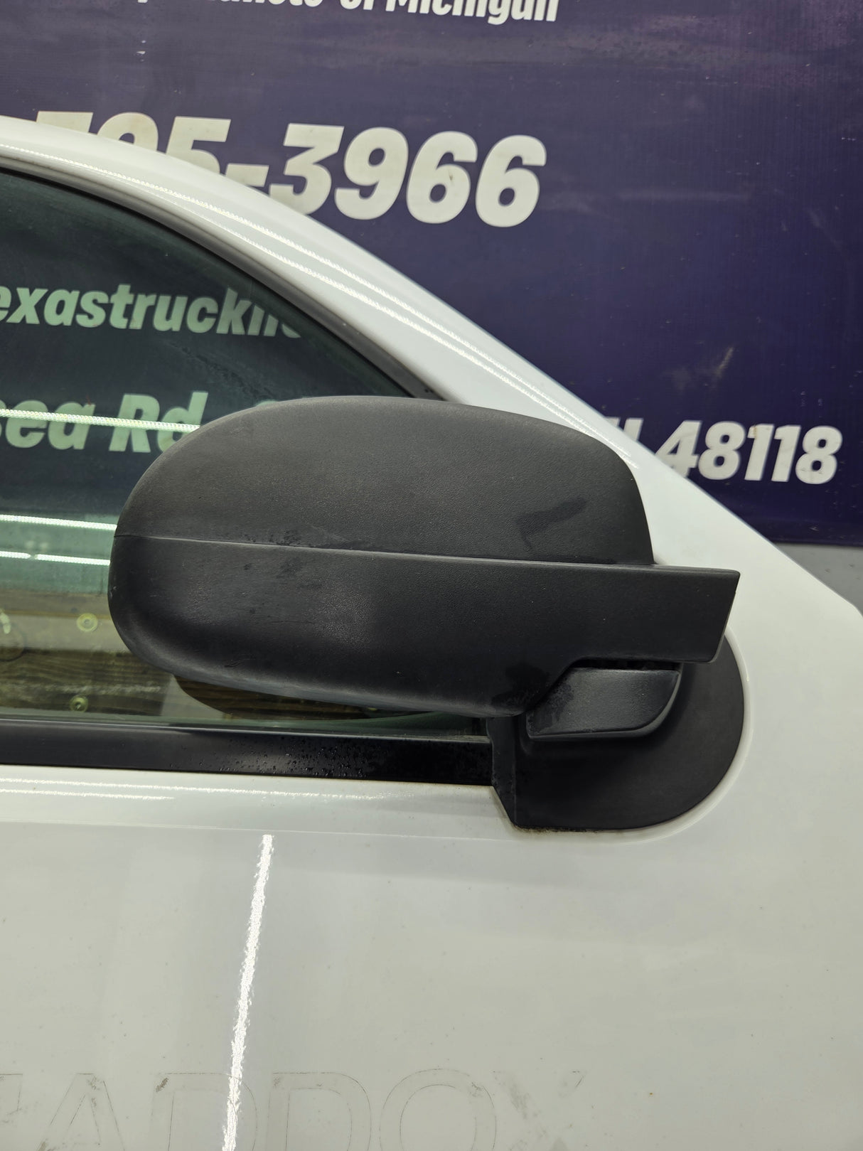 2007-2013 Chevrolet Silverado / GMC Sierra 1500 2500 3500 HD RH Front Passenger Side Door