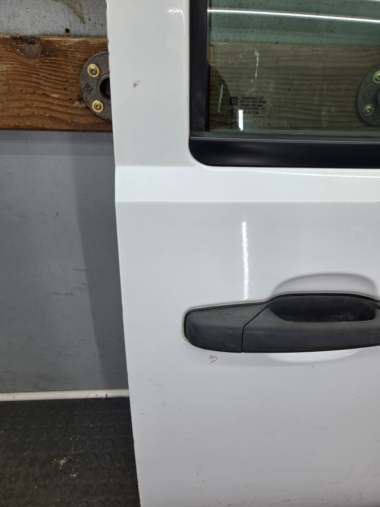 2007-2013 Chevrolet Silverado / GMC Sierra 1500 2500 3500 HD RH Front Passenger Side Door
