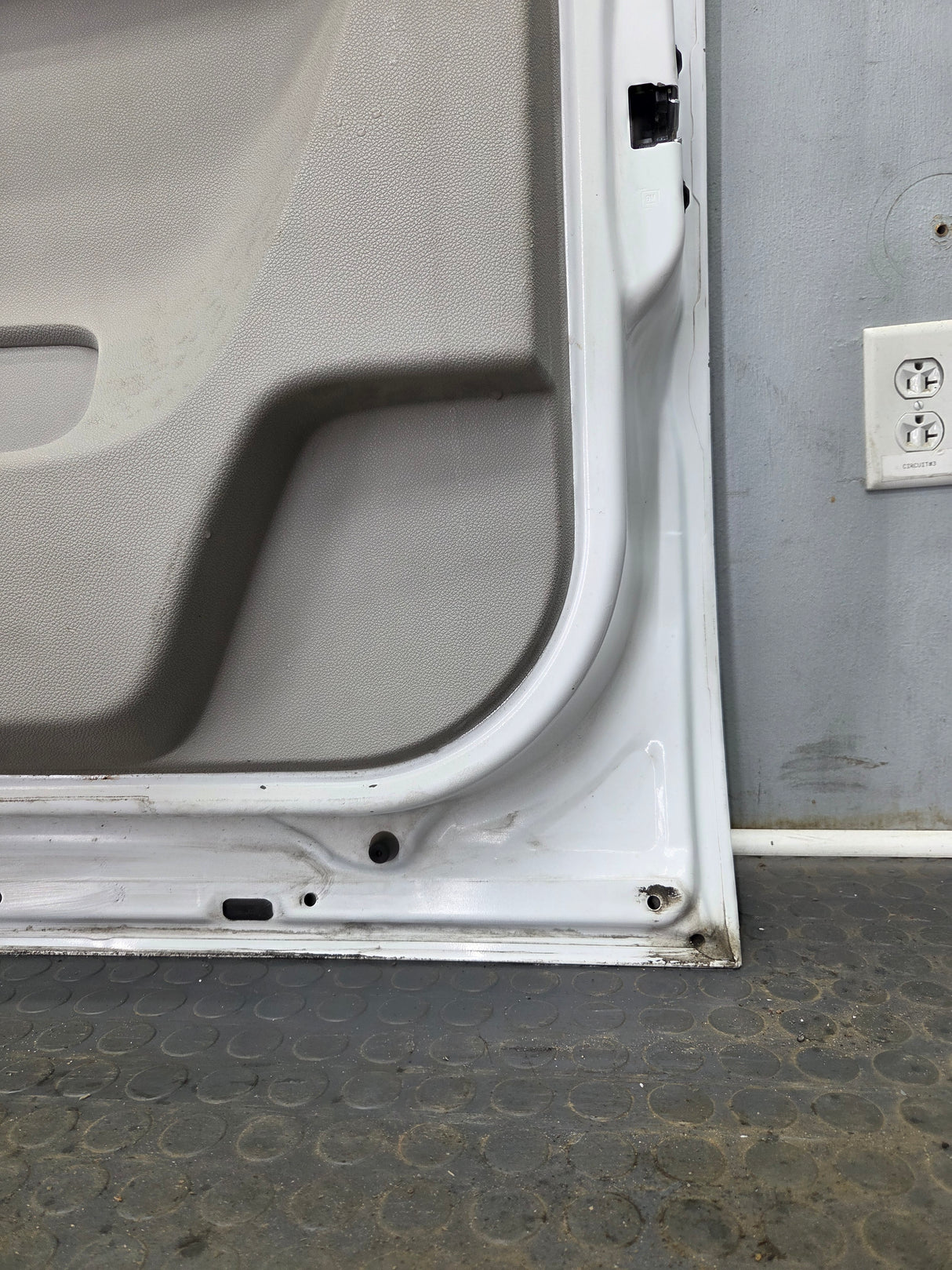 2007-2013 Chevrolet Silverado / GMC Sierra 1500 2500 3500 HD RH Front Passenger Side Door