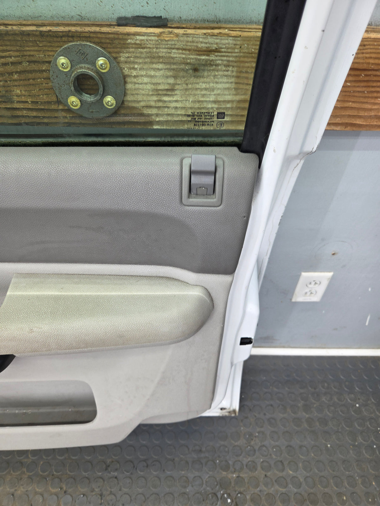 2007-2013 Chevrolet Silverado / GMC Sierra 1500 2500 3500 HD RH Front Passenger Side Door
