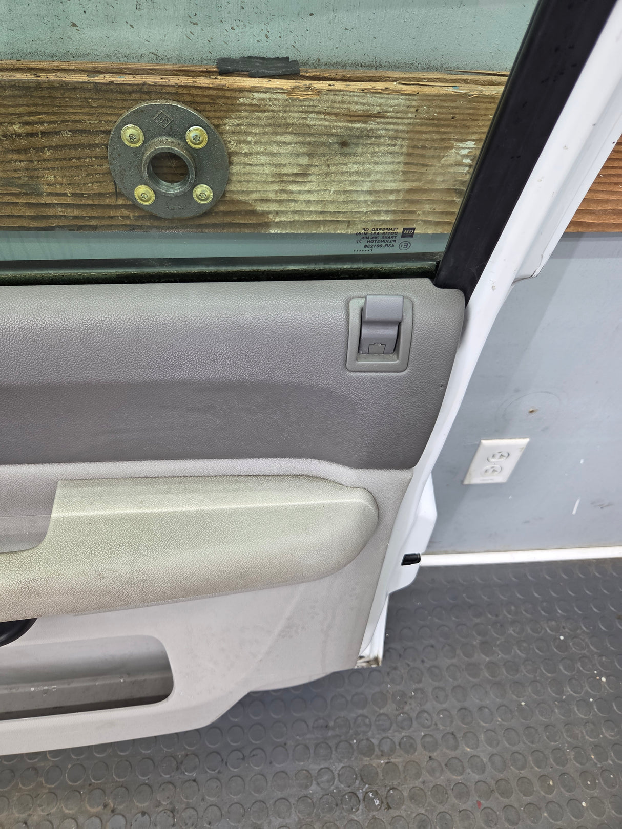2007-2013 Chevrolet Silverado / GMC Sierra 1500 2500 3500 HD RH Front Passenger Side Door