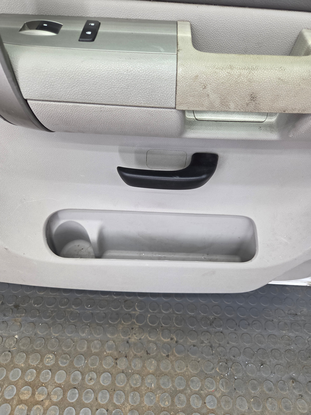 2007-2013 Chevrolet Silverado / GMC Sierra 1500 2500 3500 HD RH Front Passenger Side Door