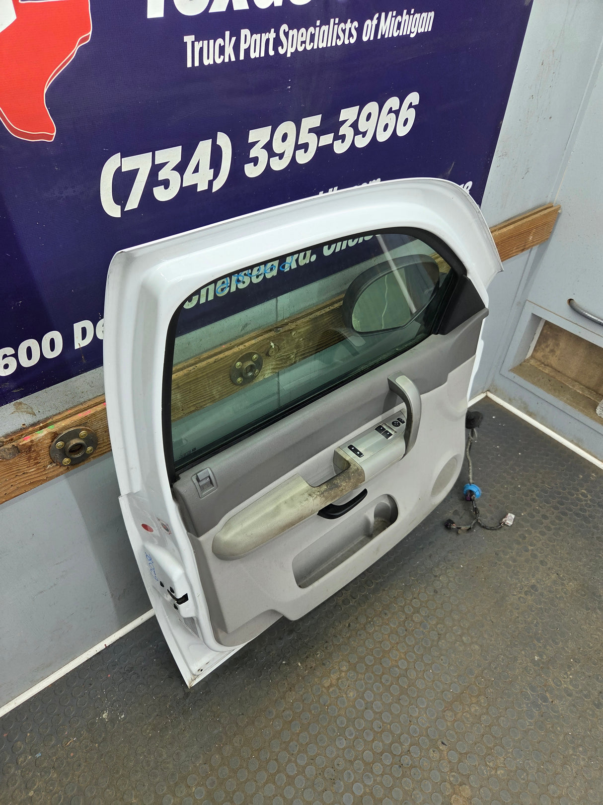 2007-2013 Chevrolet Silverado / GMC Sierra 1500 2500 3500 HD LH Front Driver Side Door