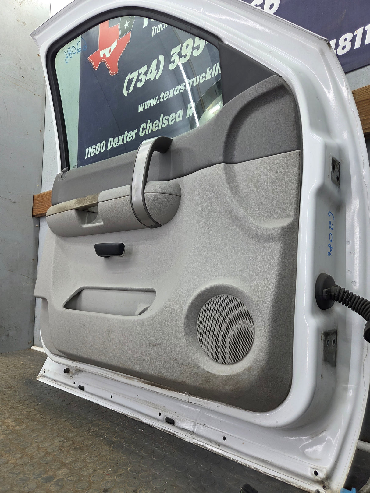 2007-2013 Chevrolet Silverado / GMC Sierra 1500 2500 3500 HD LH Front Driver Side Door