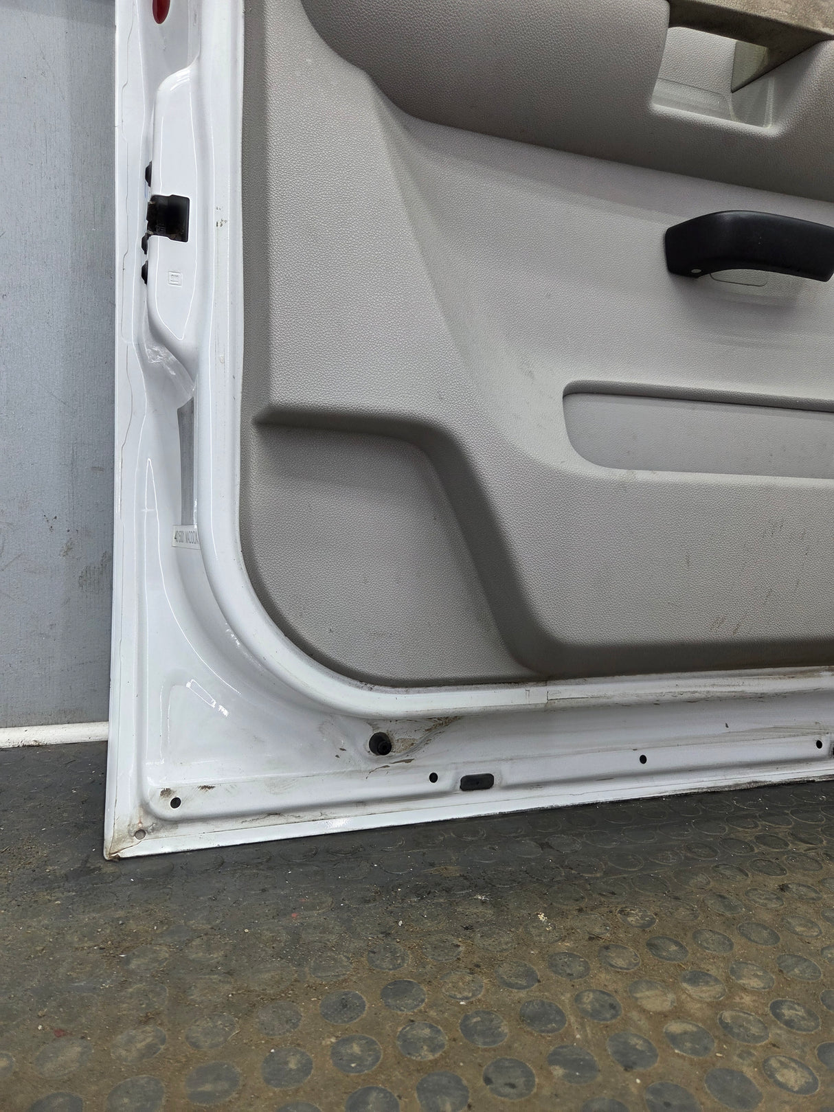 2007-2013 Chevrolet Silverado / GMC Sierra 1500 2500 3500 HD LH Front Driver Side Door