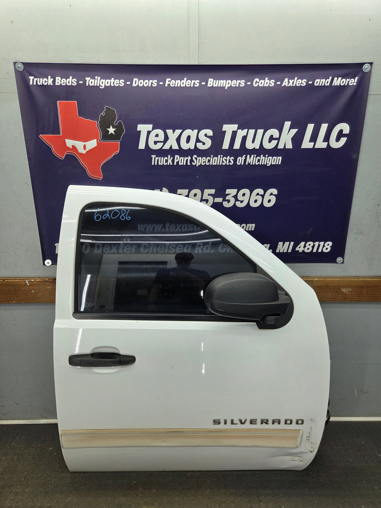 2007-2013 Chevrolet Silverado / GMC Sierra 1500 2500 3500 HD RH Front Passenger Side Door