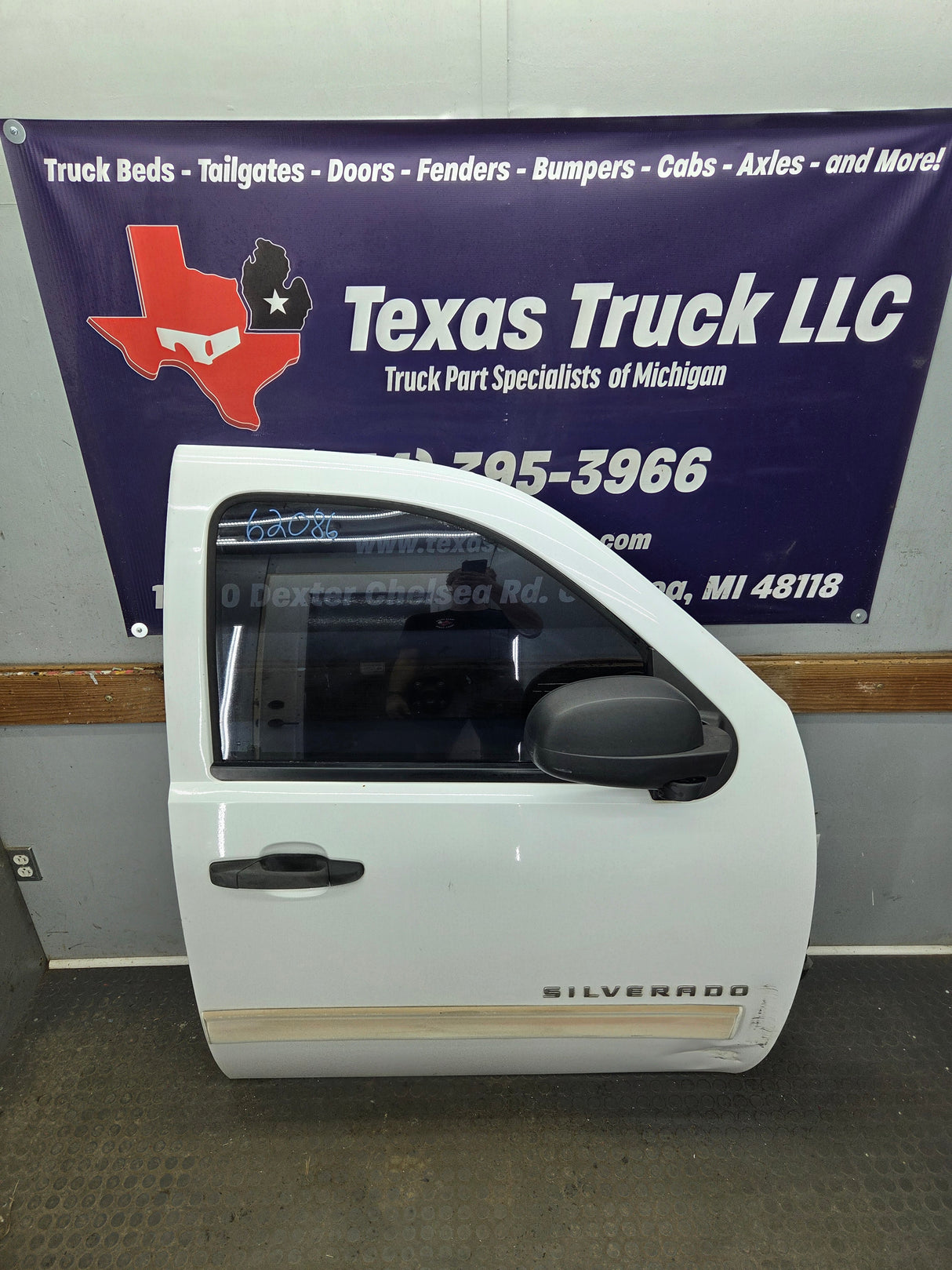 2007-2013 Chevrolet Silverado / GMC Sierra 1500 2500 3500 HD RH Front Passenger Side Door