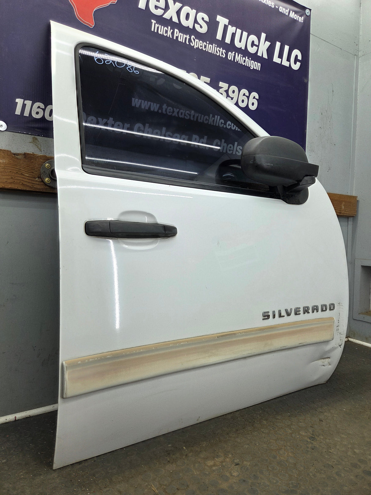 2007-2013 Chevrolet Silverado / GMC Sierra 1500 2500 3500 HD RH Front Passenger Side Door