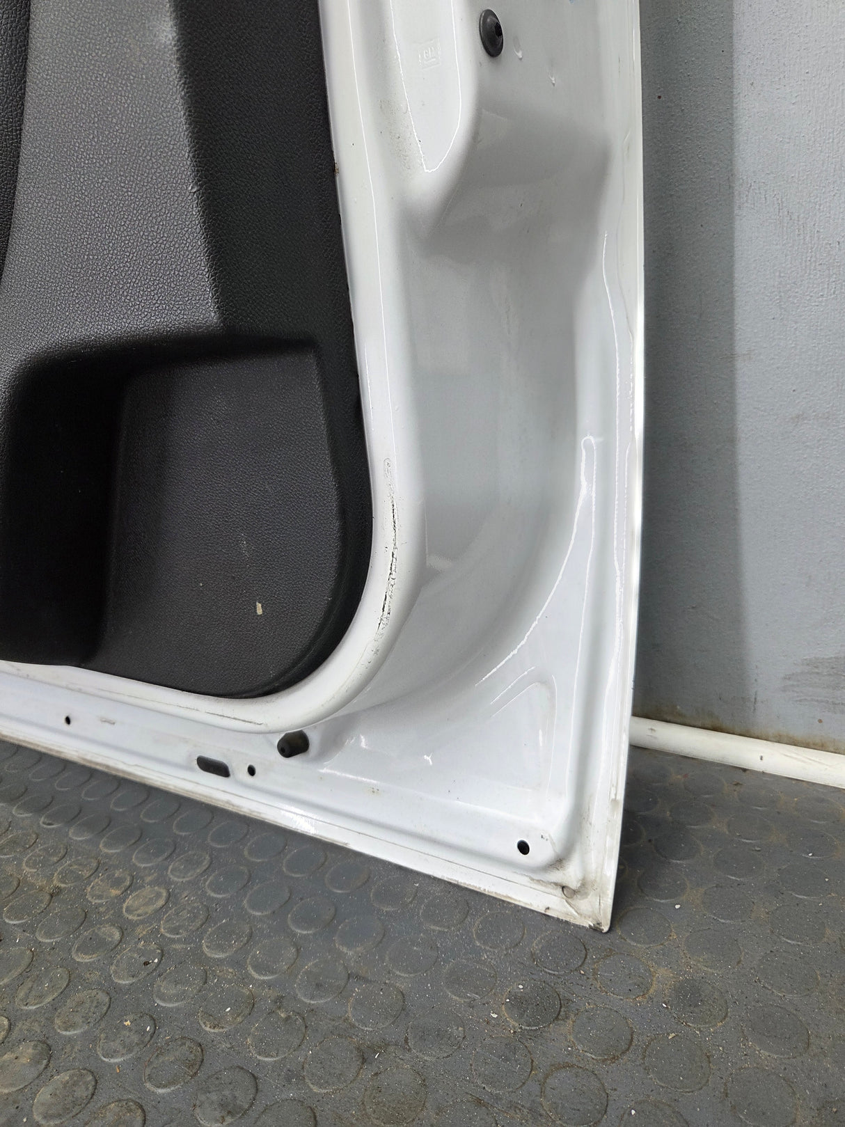 2007-2013 Chevrolet Silverado / GMC Sierra 1500 2500 3500 HD RH Front Passenger Side Door