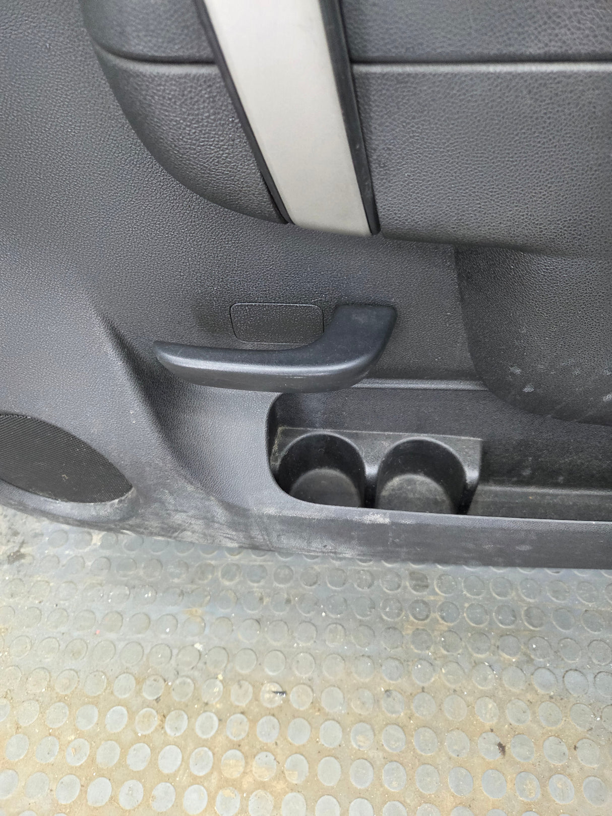 2007-2013 Chevrolet Silverado / GMC Sierra 1500 2500 3500 HD RH Front Passenger Side Door