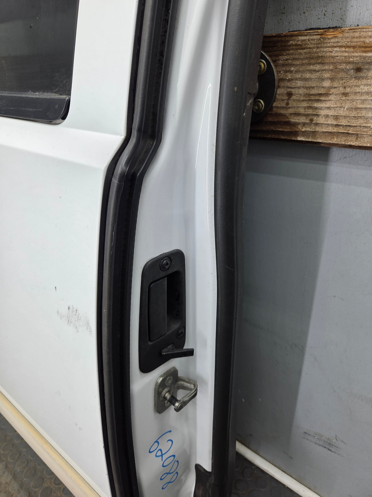 2007-2013 Chevrolet Silverado / GMC Sierra 1500 2500 3500 HD Passenger side Extended Cab RH Rear Door