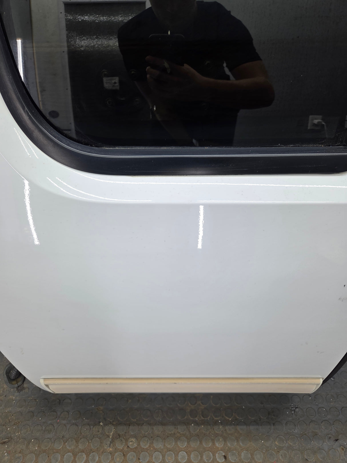 2007-2013 Chevrolet Silverado / GMC Sierra 1500 2500 3500 HD Passenger side Extended Cab RH Rear Door