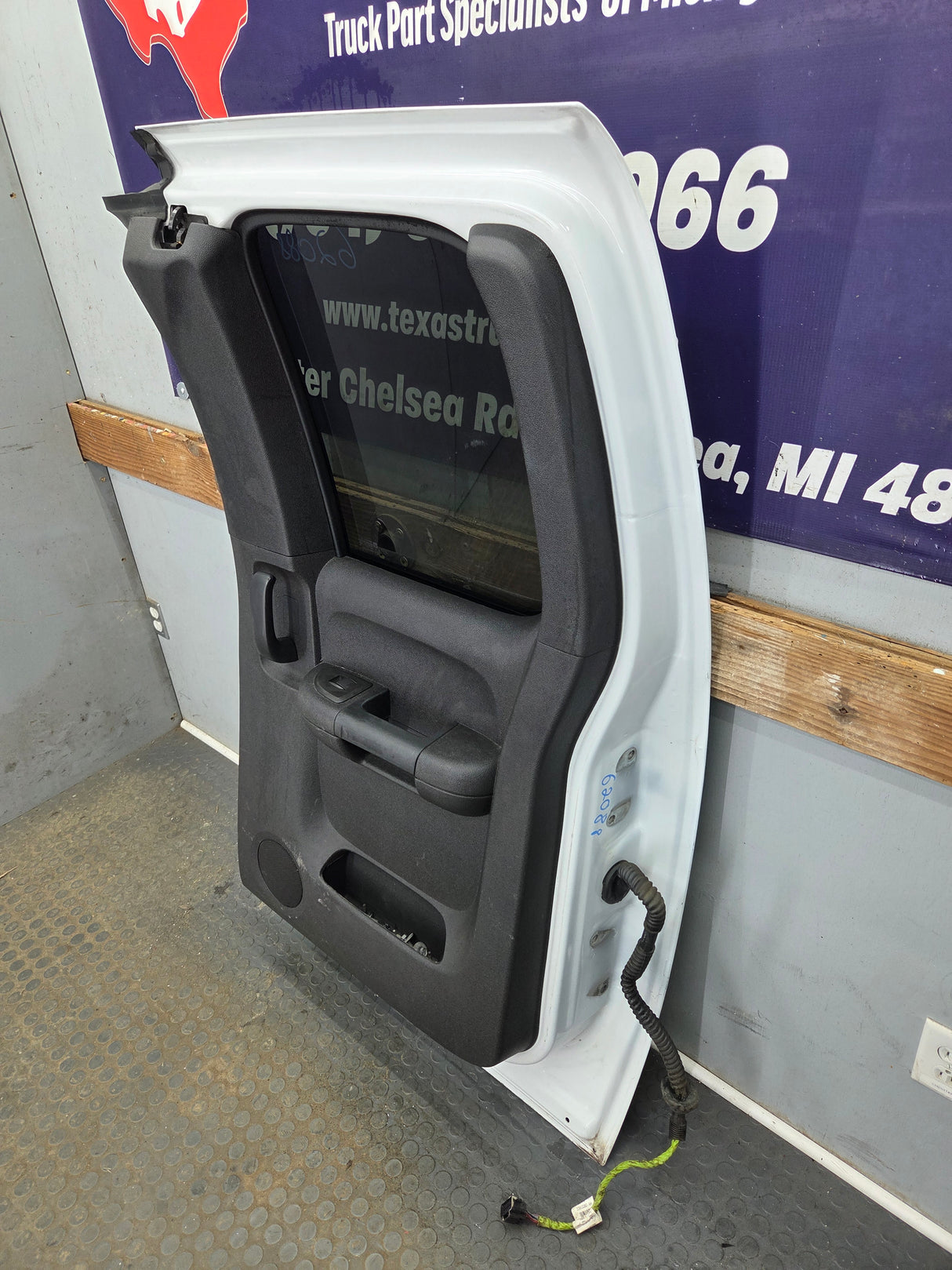 2007-2013 Chevrolet Silverado / GMC Sierra 1500 2500 3500 HD Passenger side Extended Cab RH Rear Door
