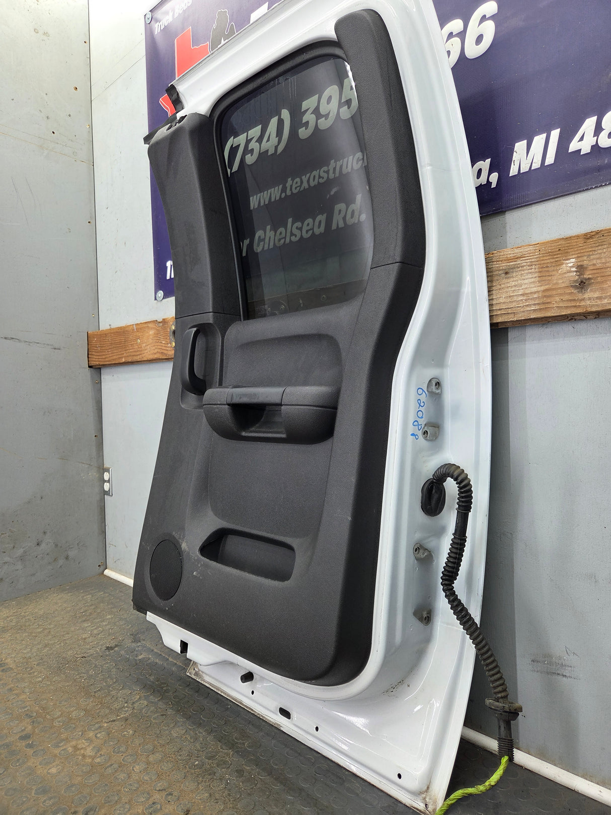 2007-2013 Chevrolet Silverado / GMC Sierra 1500 2500 3500 HD Passenger side Extended Cab RH Rear Door