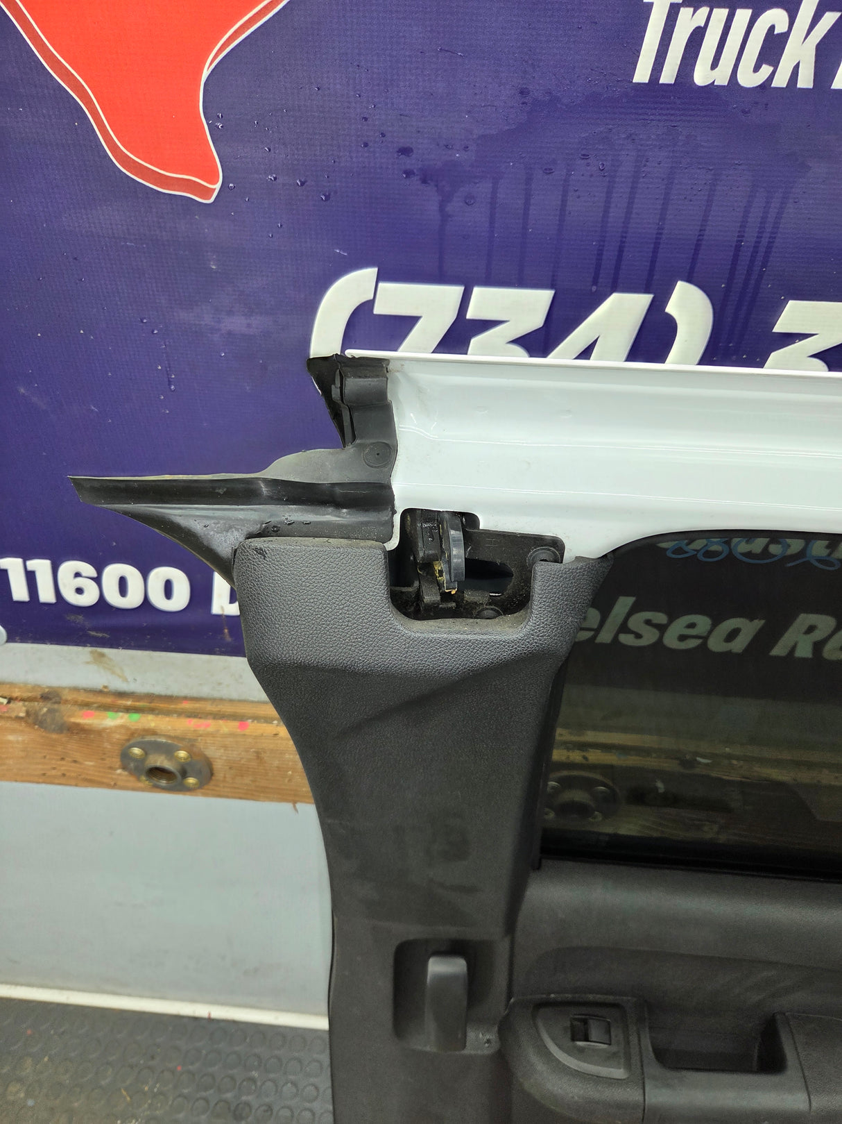 2007-2013 Chevrolet Silverado / GMC Sierra 1500 2500 3500 HD Passenger side Extended Cab RH Rear Door