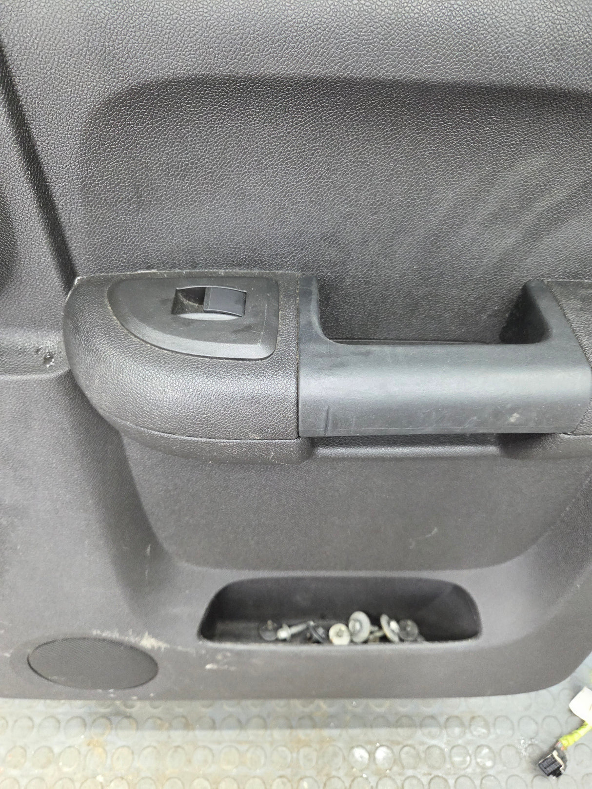 2007-2013 Chevrolet Silverado / GMC Sierra 1500 2500 3500 HD Passenger side Extended Cab RH Rear Door