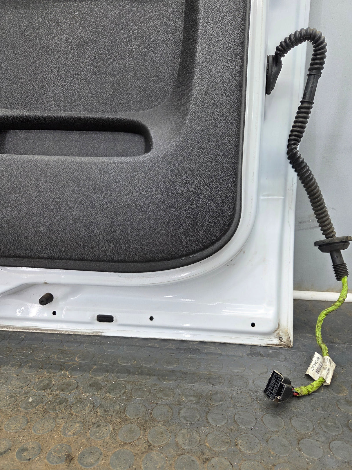 2007-2013 Chevrolet Silverado / GMC Sierra 1500 2500 3500 HD Passenger side Extended Cab RH Rear Door